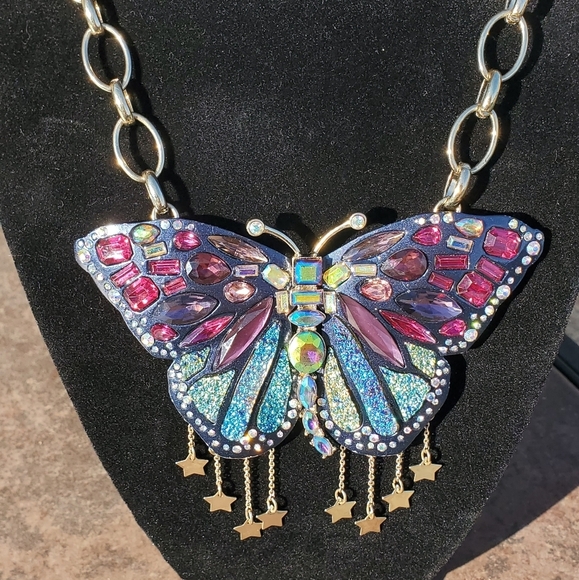 Betsey Johnson Large Butterfly Statement Necklace - Picture 2 of 16
